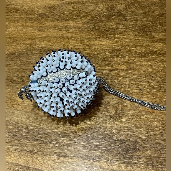 Beaded ornament - Picture 3 of 6